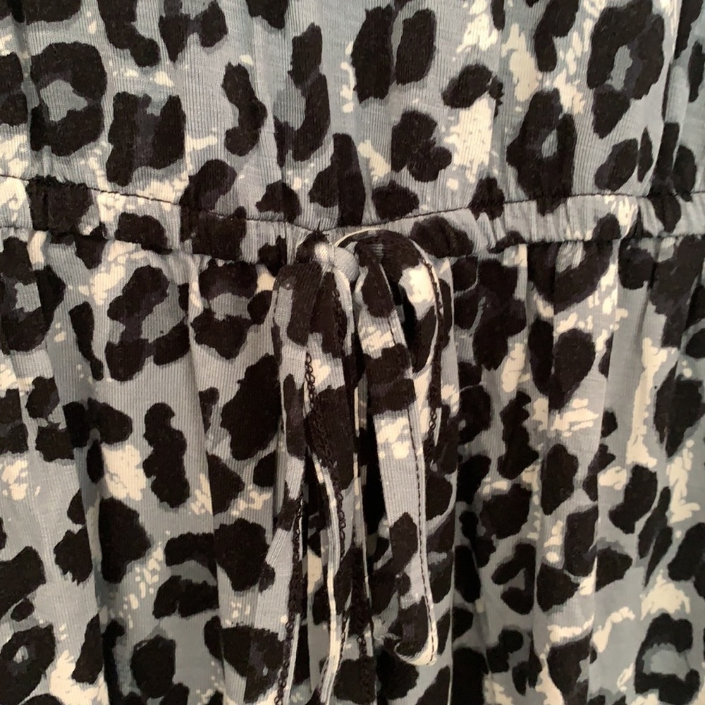 Leopard Romper - Picture 4 of 9